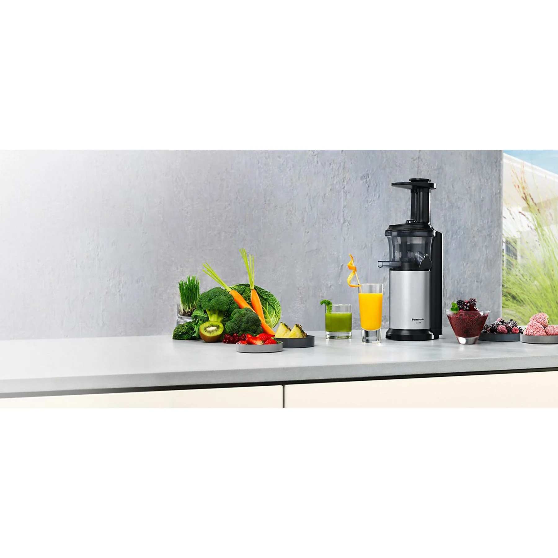 PANASONIC MJ-L 500 Slow Juicer 150 Watt, Edelstahl/Schwarz