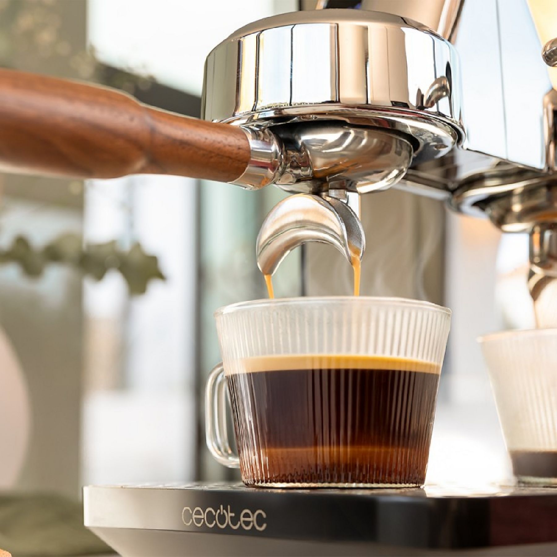 CECOTEC Baristeo Intima: Stilvolle schwarze Kaffeemaschine für Dein Zuhause Espressomaschine Edelstahl