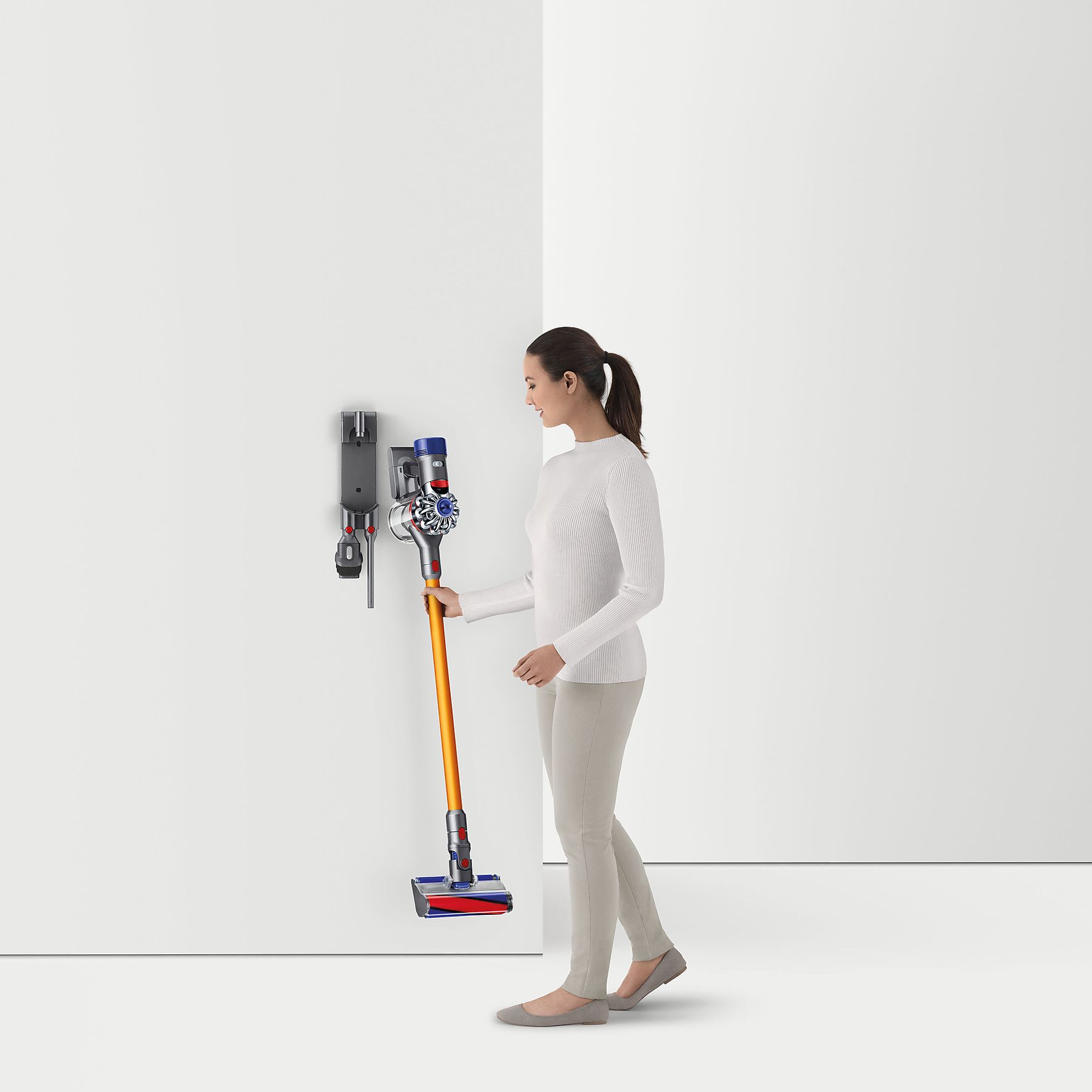 DYSON 227296-01 V8 Absolute Stielsauger, Akkubetrieb, 425 Watt
