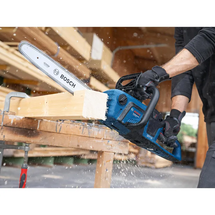 Bosch Professional GKE 18V-40 Akku-Kettensäge 40 cm ohne Akku/Lader