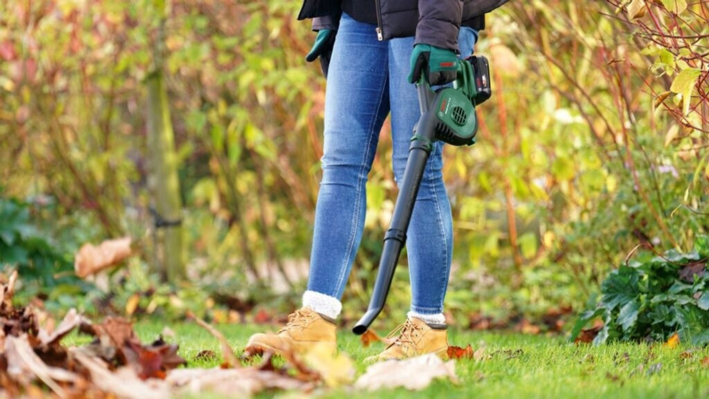 Bosch Universal LeafBlower 18V-130