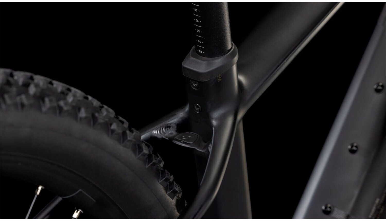 Cube Reaction Hybrid One 800 (2025, Blackline)